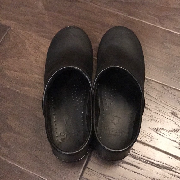 Matte Black Dansko Clog size 38 - Picture 5 of 5